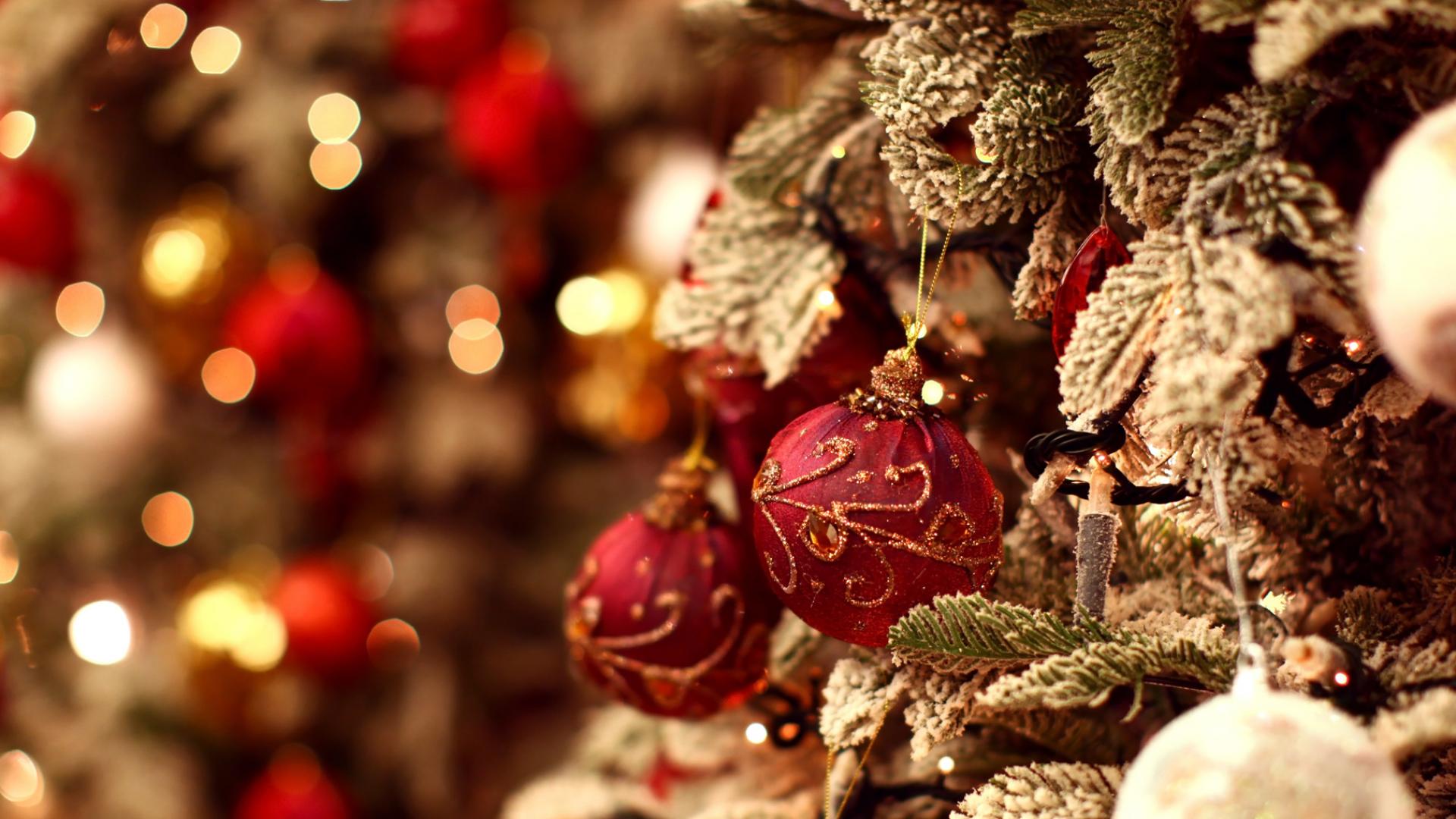 20 Beautiful Christmas Wallpapers and Backgrounds in Full ...